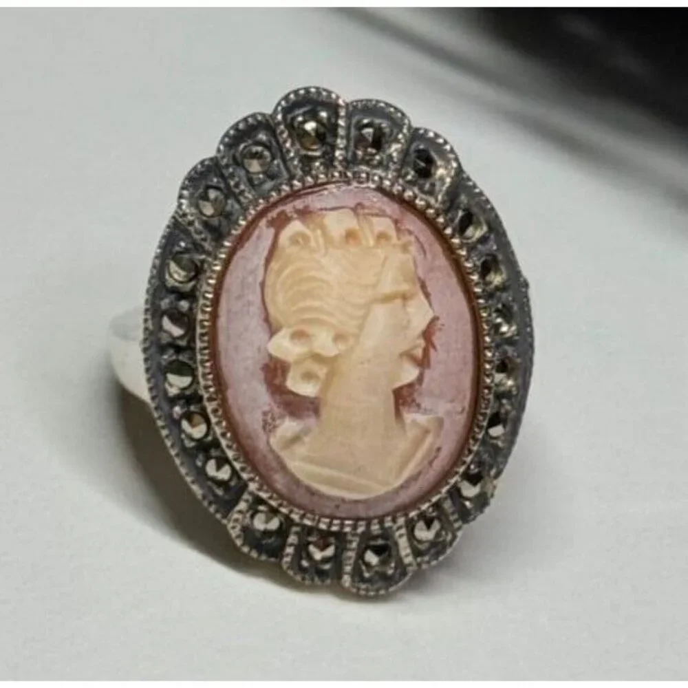 Vintage Cameo 925 Sterling silver ring size 5